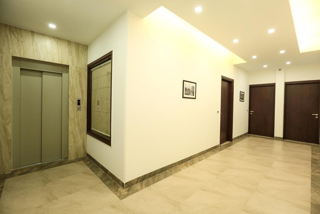 מלון נוידה Css Abode מראה חיצוני תמונה